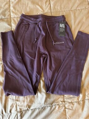 Alphalete Joggers: - Drawstring Sweatpants